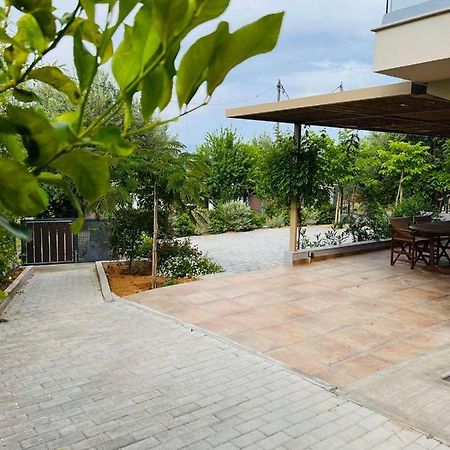 Gargarou Residences Kómboi Exterior foto