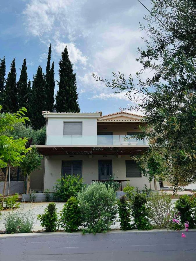 Gargarou Residences Kómboi Exterior foto